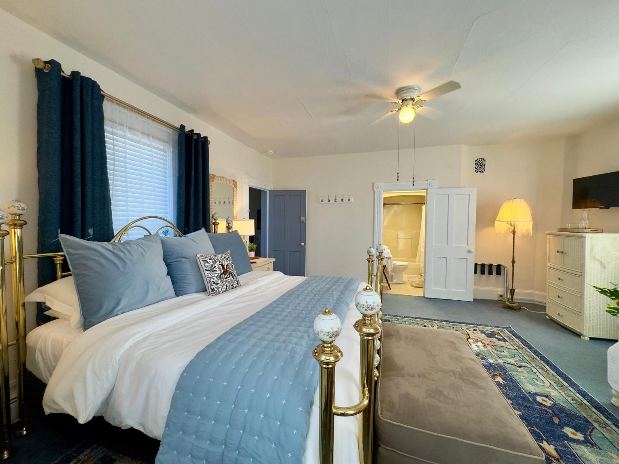 Victorian Inn Bed And Breakfast Marblehead Exterior photo
