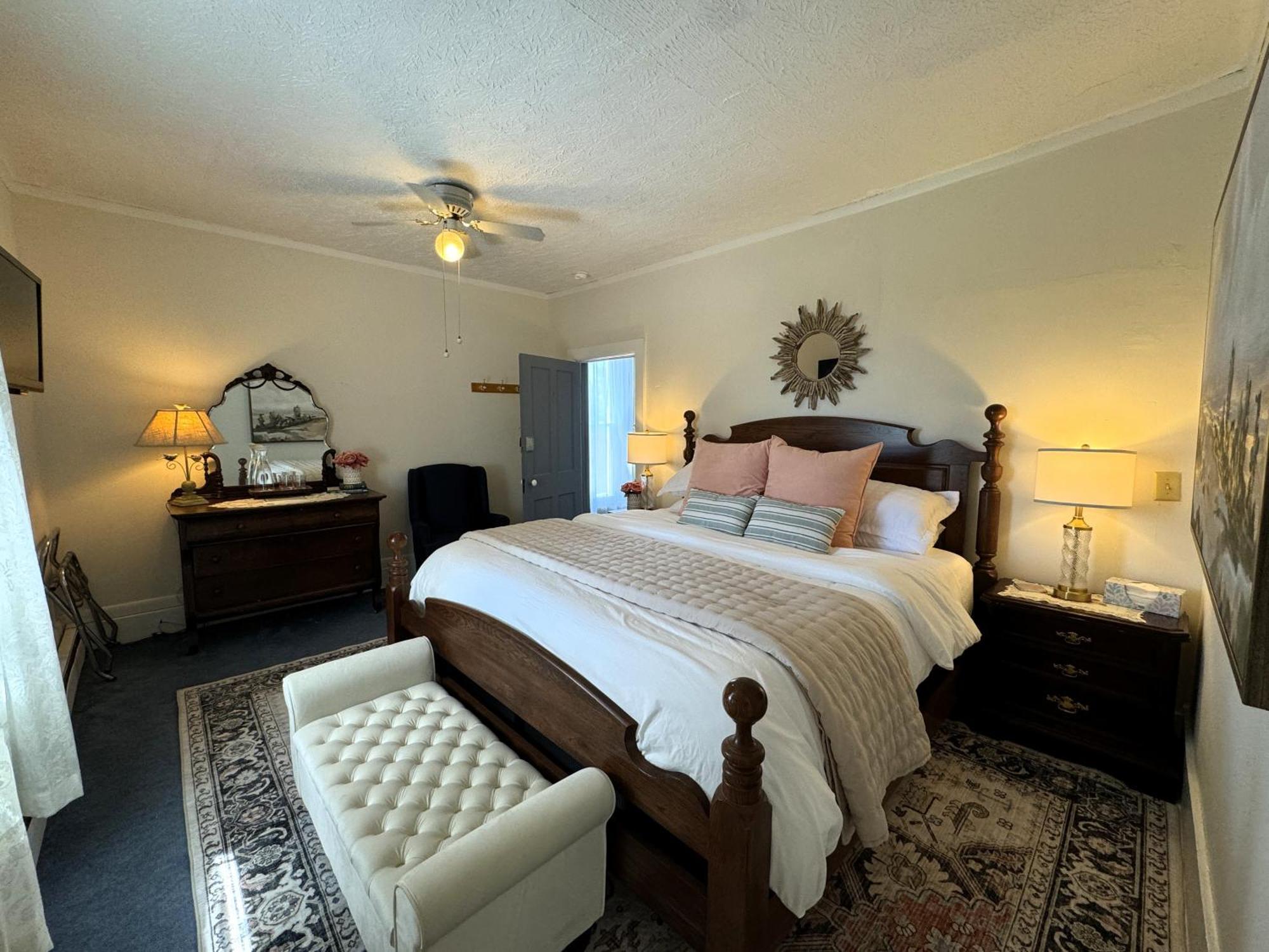 Victorian Inn Bed And Breakfast Marblehead Exterior photo